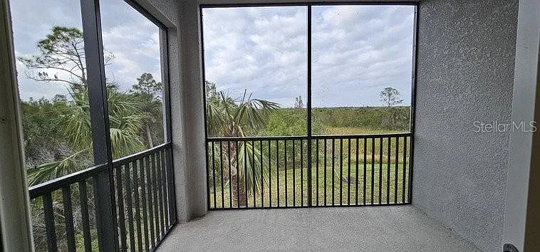 3 bed, 2.0 bath, 1301 sqft, $1,750 — Photo 2