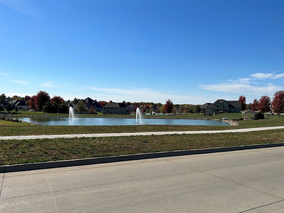 2nd image of Fountain View Dr