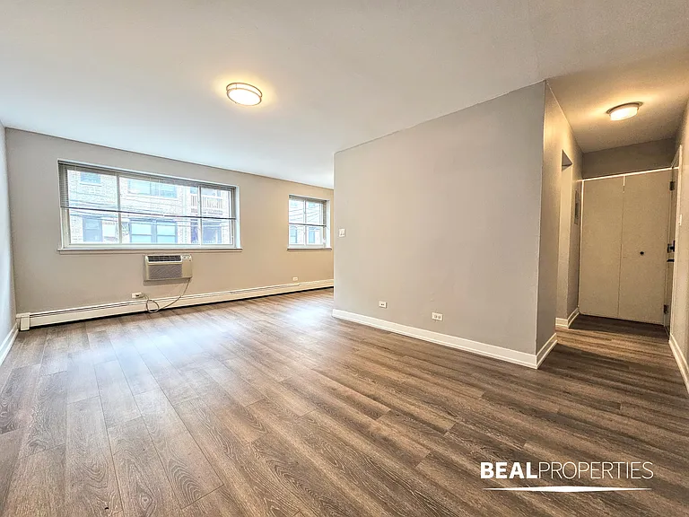 528 W Oakdale — Photo 31