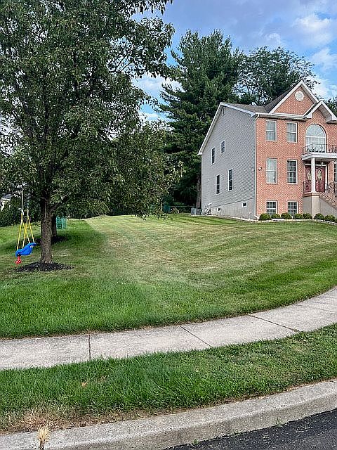 2nd image of 2263 Dale Rd