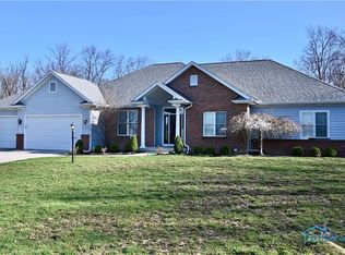 1681 Oak Pointe Ln, Defiance, OH 43512