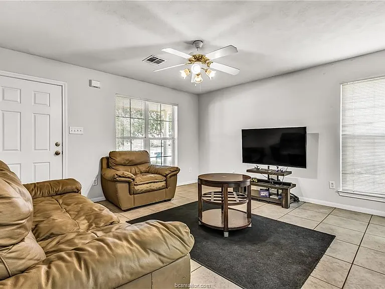 2411 Pintail Loop — Photo 12