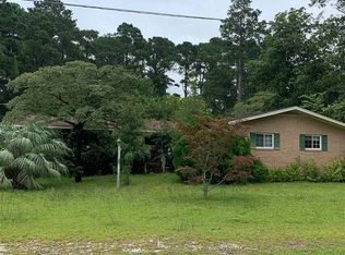 1109 River Dr, Dillon, SC 29536