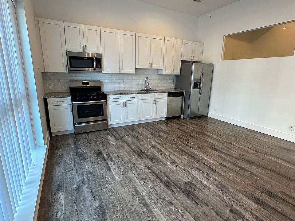 Kitchen / Living Room