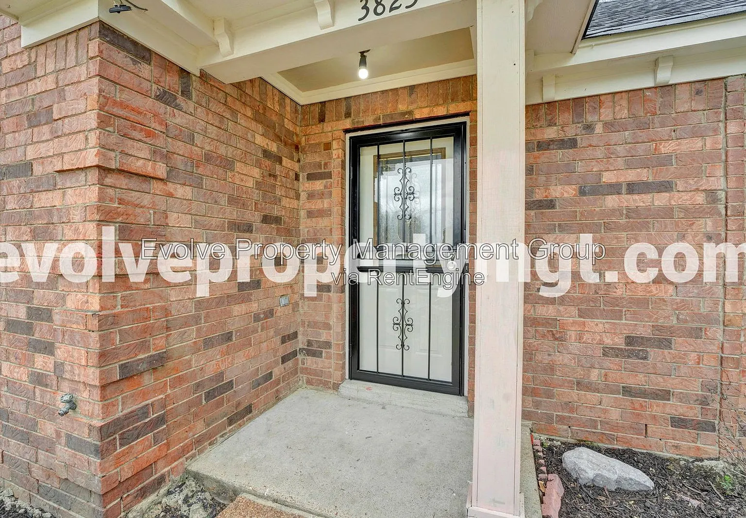 3 bed, 2.0 bath, 1100 sqft, $1,450 — Photo 4