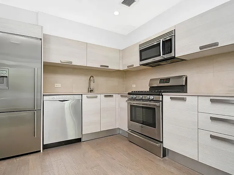 281 Union Ave #4F — Photo 1