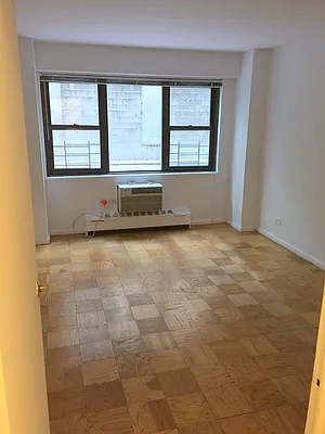 Rented by Carlyle Property Management | media 13