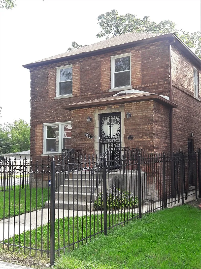 9001 S Aberdeen St photo 1