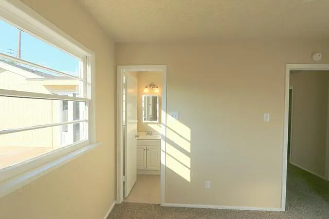 3 bed, 2.0 bath, 1450 sqft, $1,200 — Photo 4