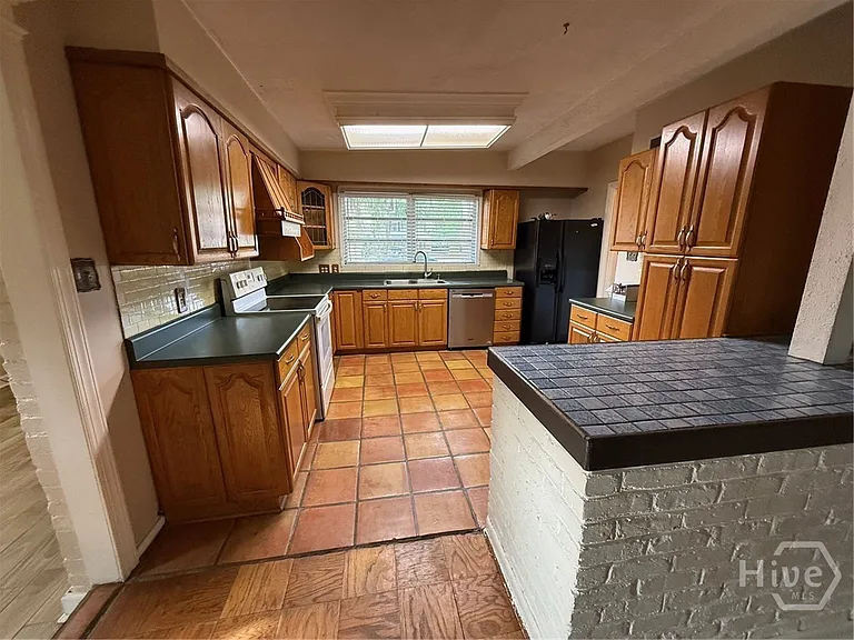 524 Jackson Blvd — Photo 5