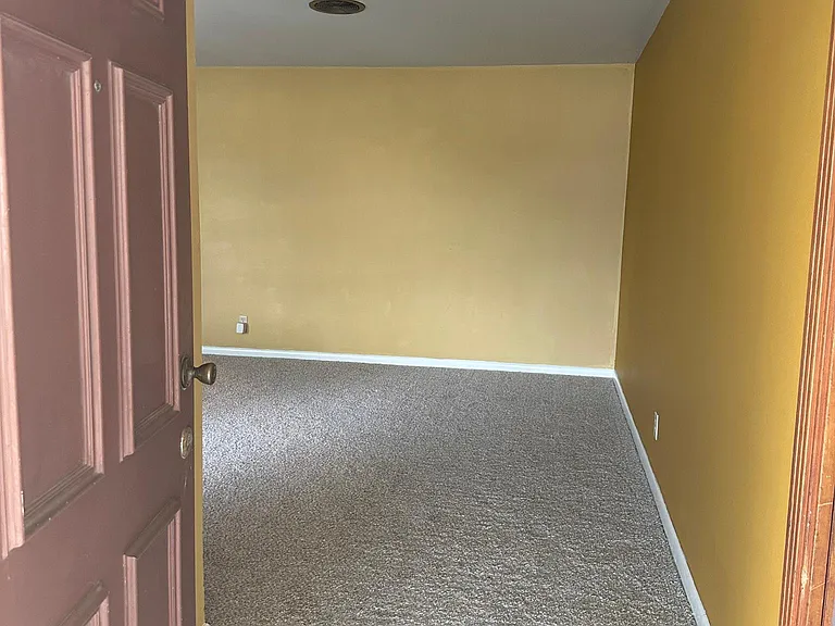 708 E Airline Rd — Photo 3