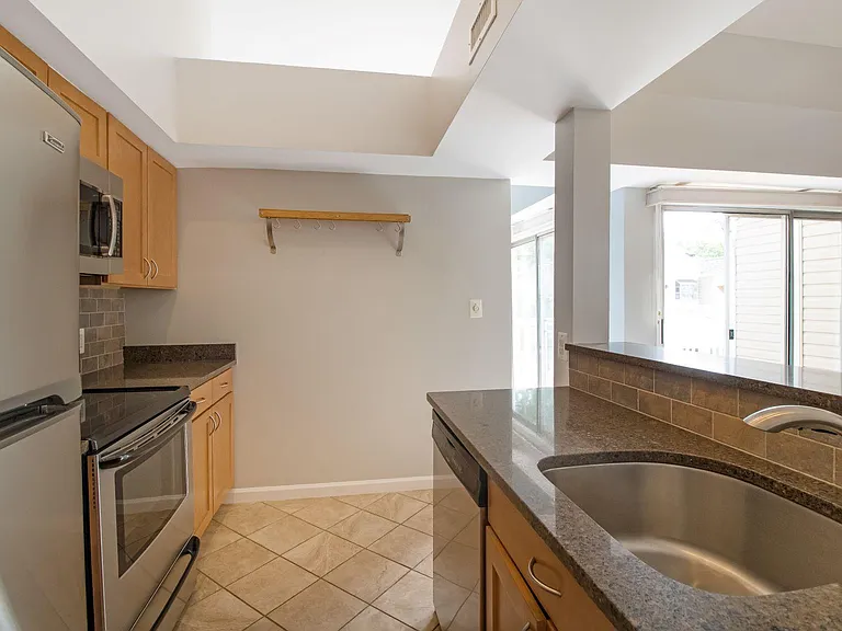 2429 S Walter Reed Dr — Photo 9