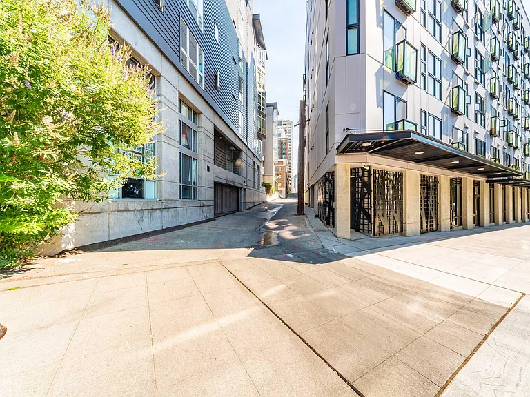 Encore Belltown Apartments — Photo 26