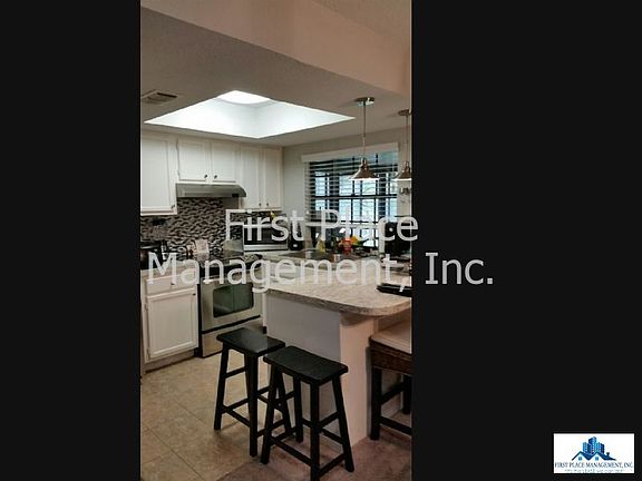 3rd image of 614 Palmera Dr