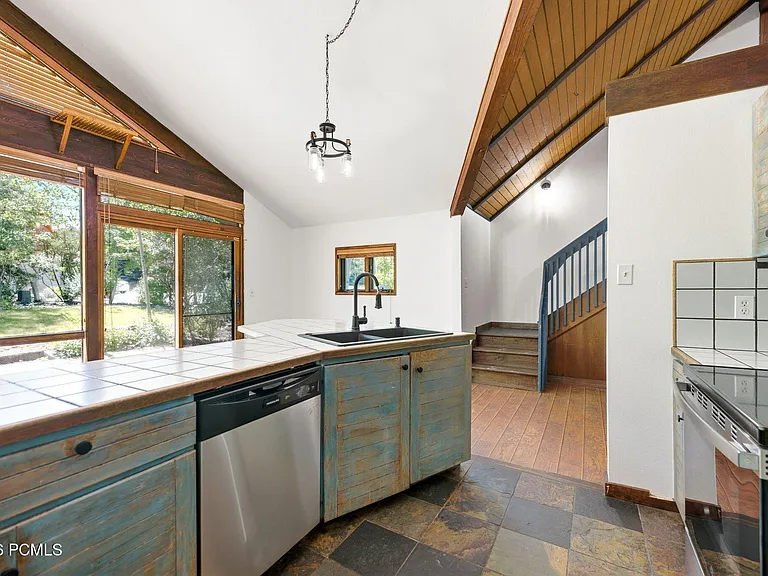 19 Payday Dr — Photo 10
