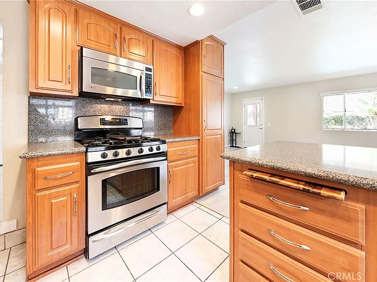 23205 Azela Cir — Photo 19