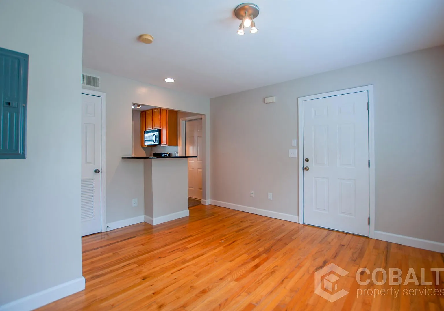 1 bed, 1.0 bath, 600 sqft, $1,195 — Photo 2