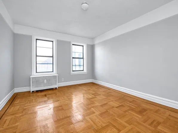 83-44 Lefferts Boulevard image 6 of 13