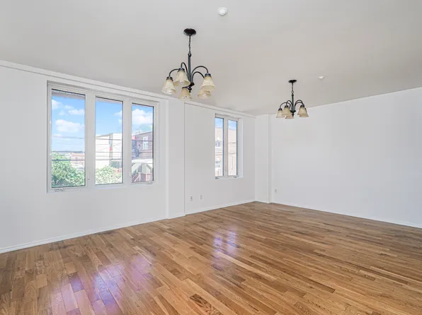 1132 Blake Court image 8 of 27