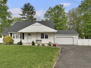 12 Rays Ct, Wayne, NJ 07470