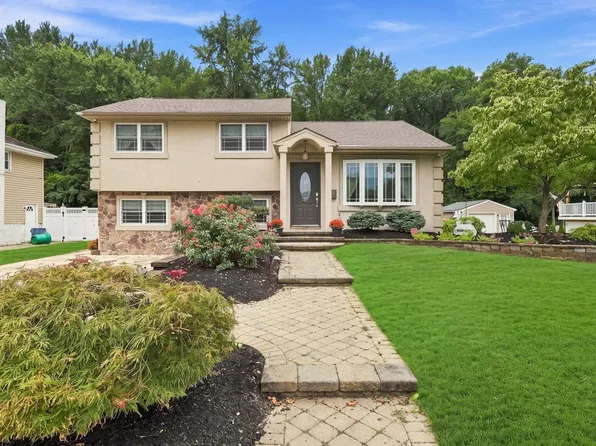 30 Pleasant Valley Dr, West Deptford, NJ 08096