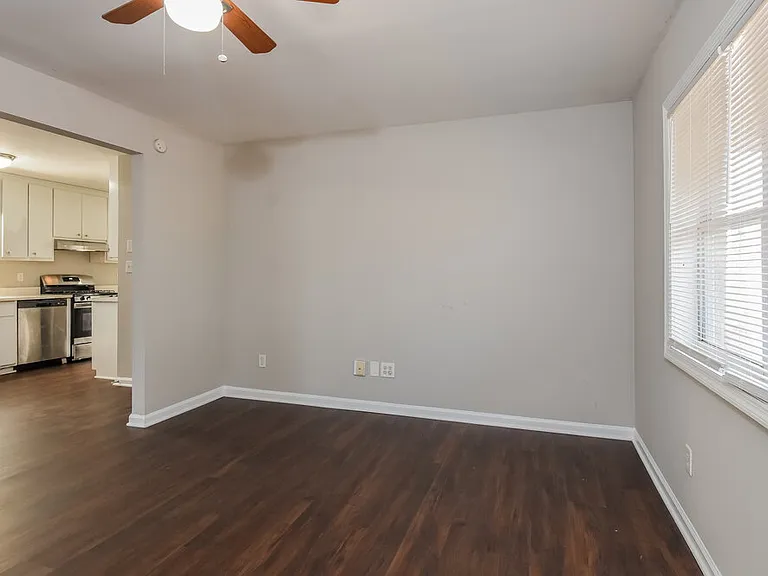 5734 Amalfi Way — Photo 9