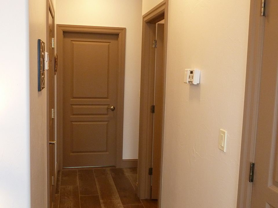 1st image of 15 W Julie Ct