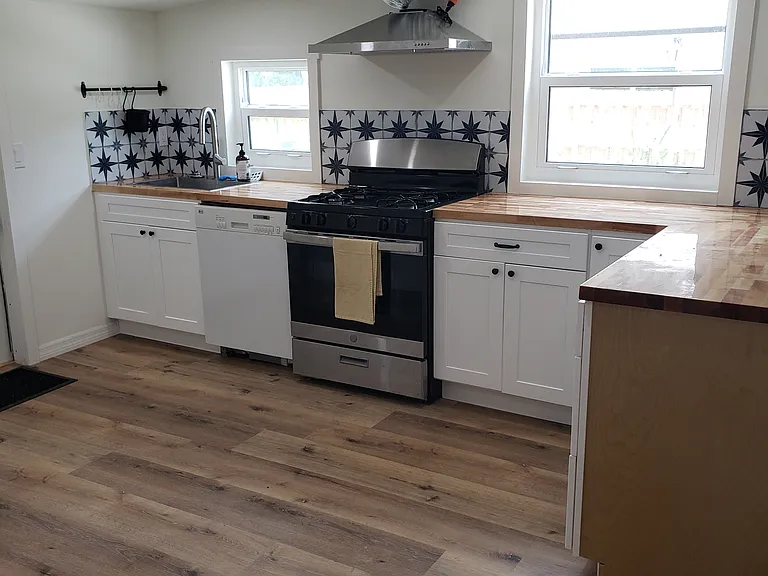 612 N Duss St #1 — Photo 5