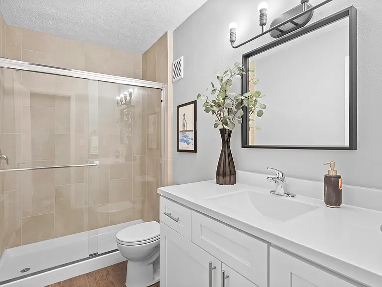 10524-10532 Clifton Blvd — Photo 35