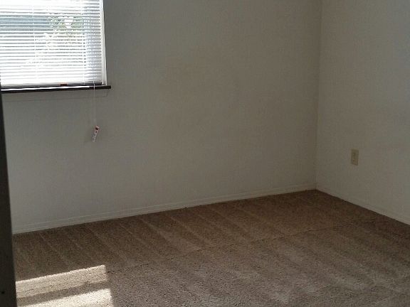 5th image of 601 N Ann St