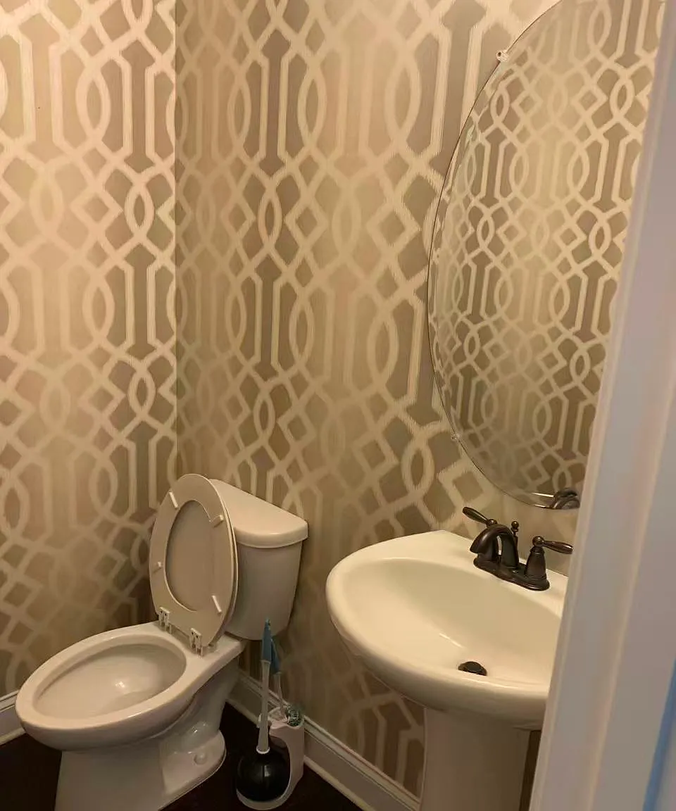 4 bed, 2350 sqft, $2,600 — Photo 4