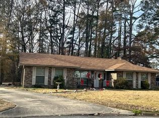 53 Saxony Cir, Little Rock, AR 72209