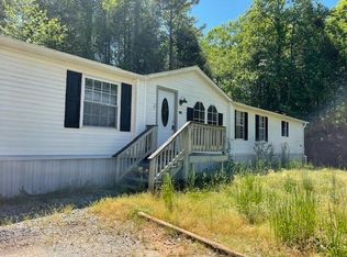 112 Stephens Dr, Marietta, SC 29661