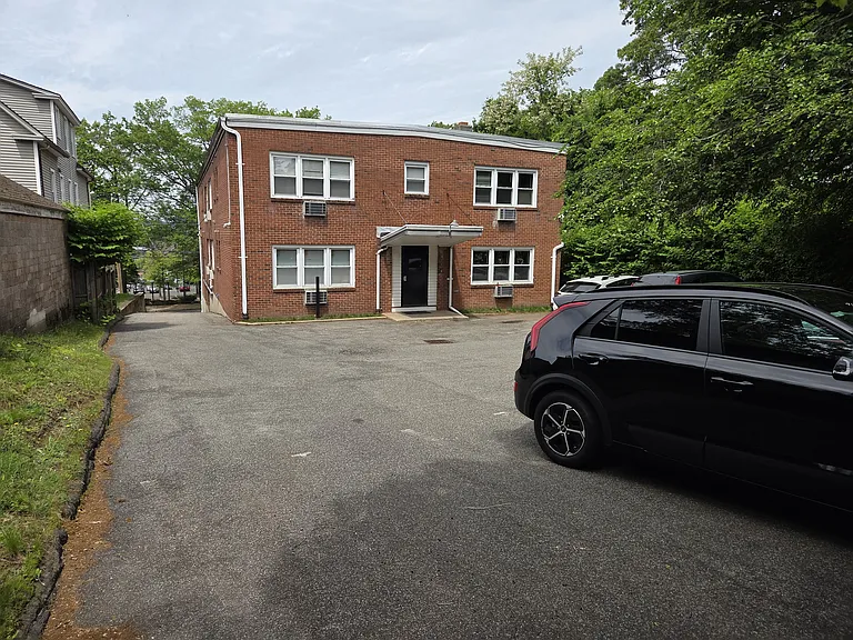 325 Mansfield St #C1 — Photo 2