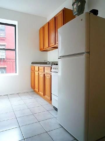 2nd image of 31 Bedford St APT 1