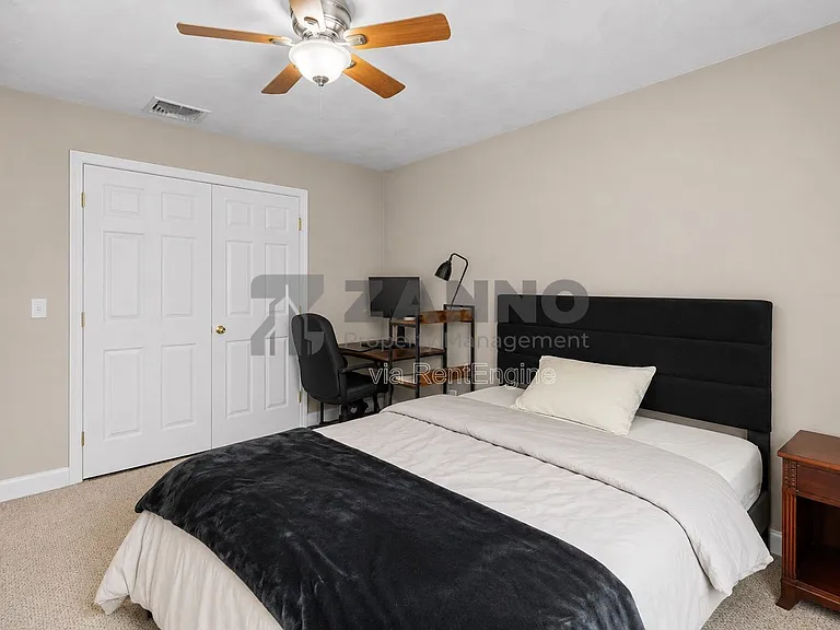 498 Park Ave — Photo 10