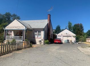 1616 SW G St, Grants Pass, OR 97526