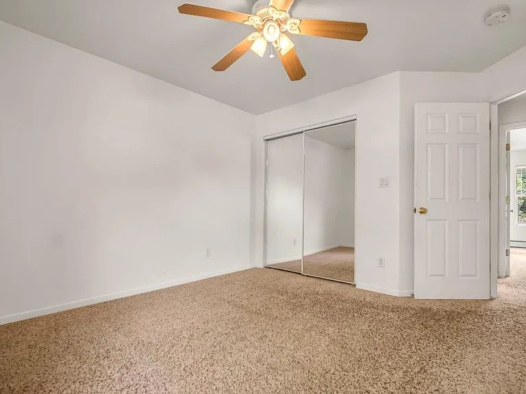1215 Breeze Dr — Photo 11