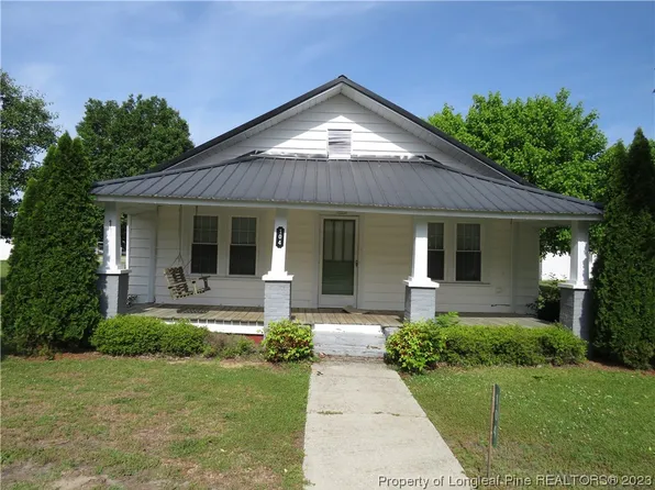 104 Spruce St, Proctorville, NC 28375