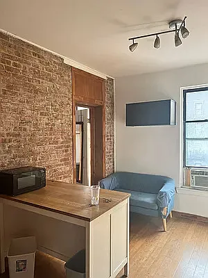 Rented by Compass | media 10