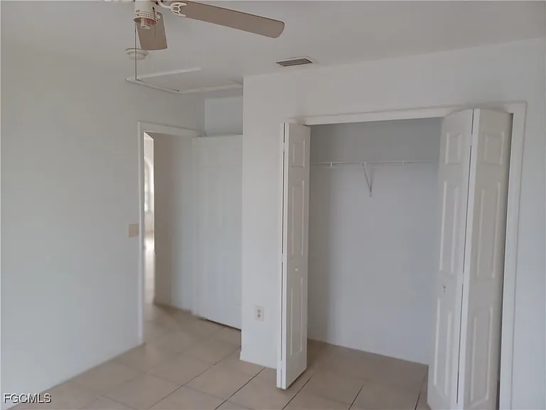 3020 SE Santa Barbara Pl — Photo 15