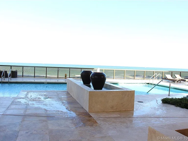 16275 Collins Ave — Photo 29