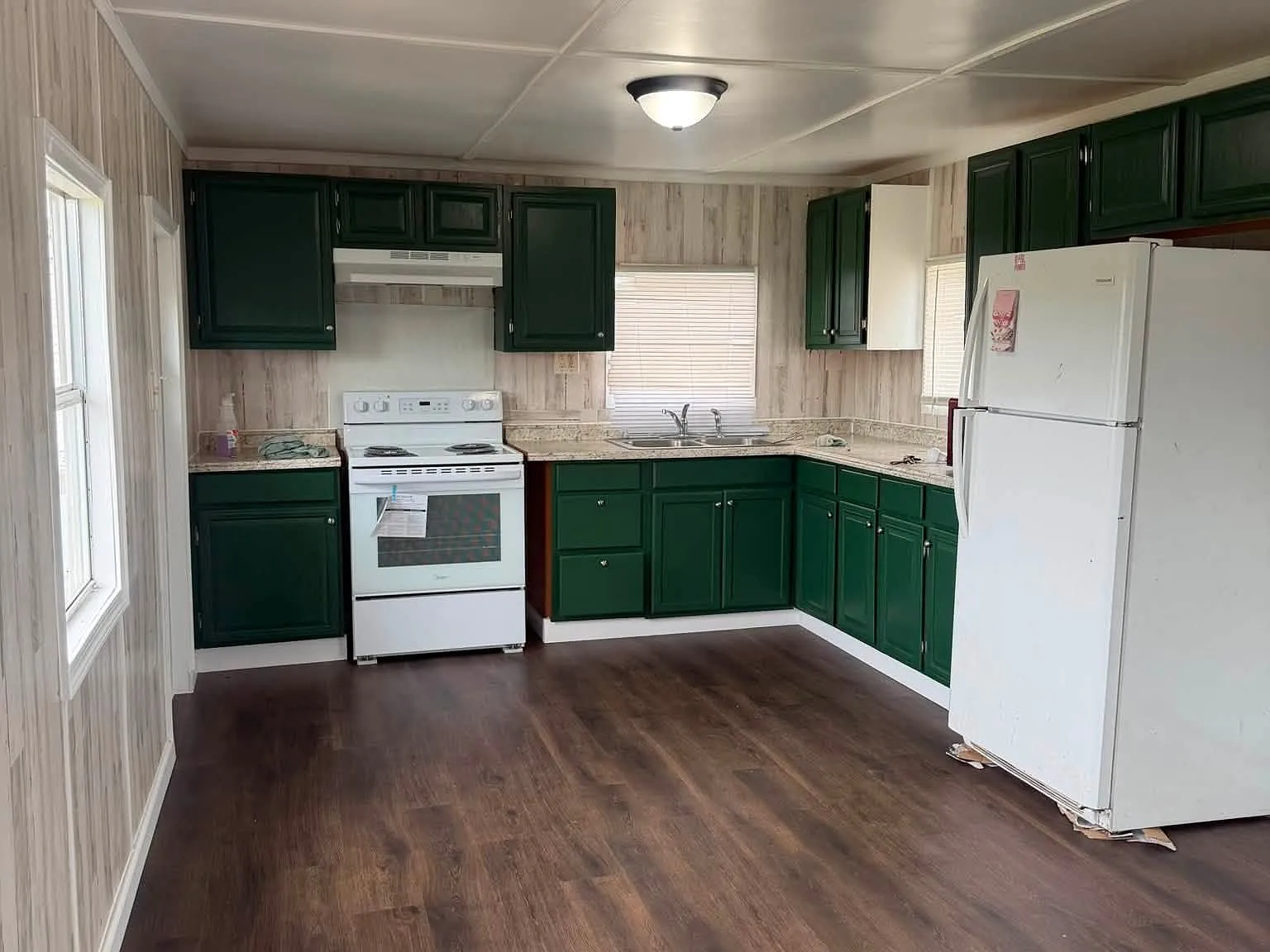 3 bed, $1,100 — Photo 2