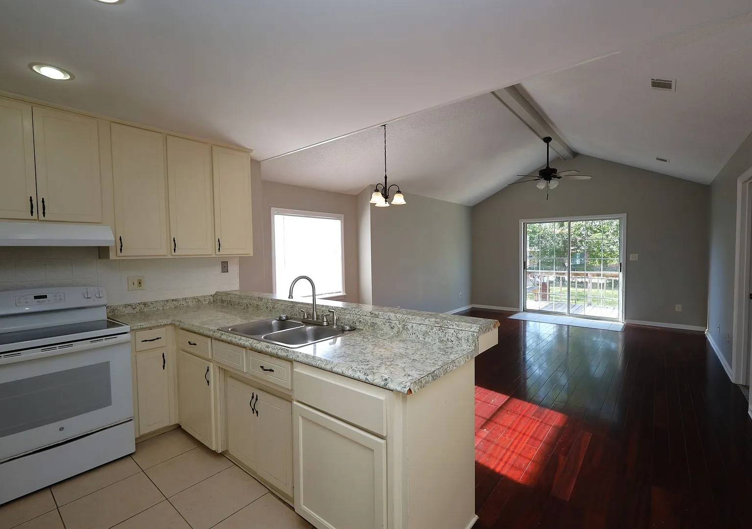 2747 Tyndall Drive — Photo 3