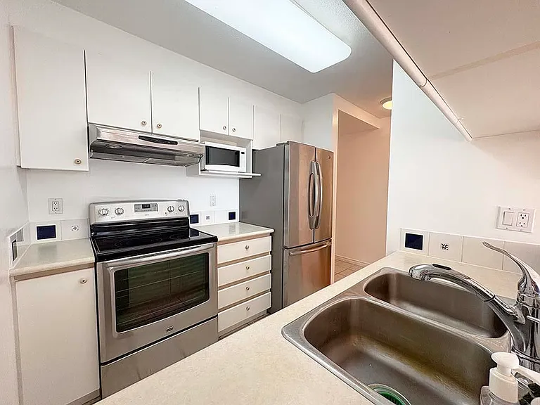 720 Carnarvon St #807 — Photo 6
