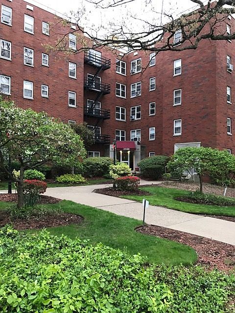 1st image of 2340 Linwood Ave #4C-404C