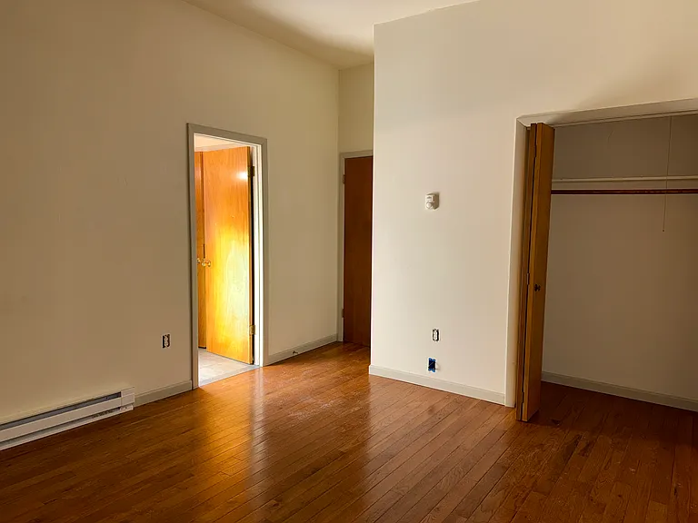 28 Ridge St #4 — Photo 7