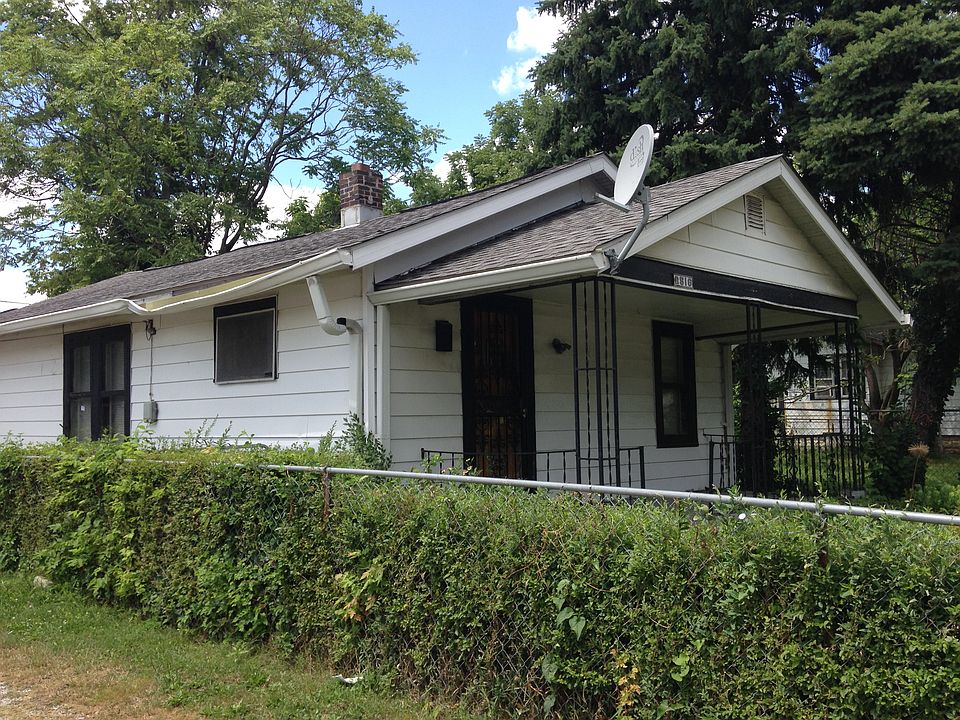 1st image of 2516 N Dearborn St