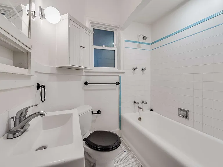 1805 International Blvd #3 — Photo 14