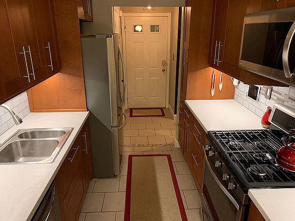 2nd image of 100 Hillside Dr APT B3